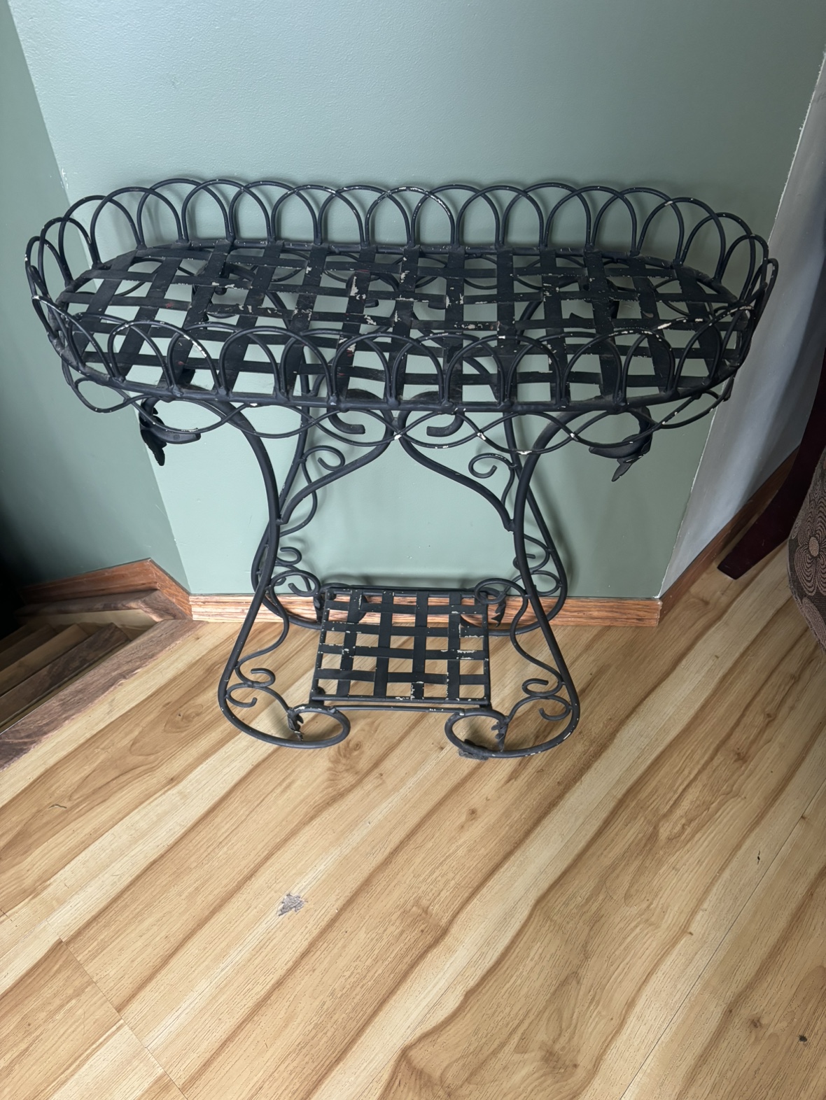 Black Metal Plant Stand