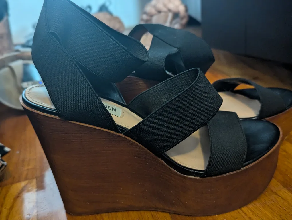 Steve Madden Black Wedge Heels 👠 image indicator(2)