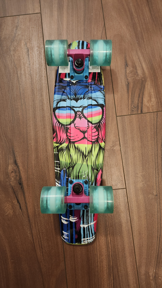 MADD GEAR 22" Retro Skateboard with Graphic Wrap - photo 2