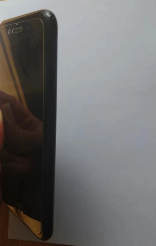 iPhone SE 2020 (2nd Gen) - photo 4
