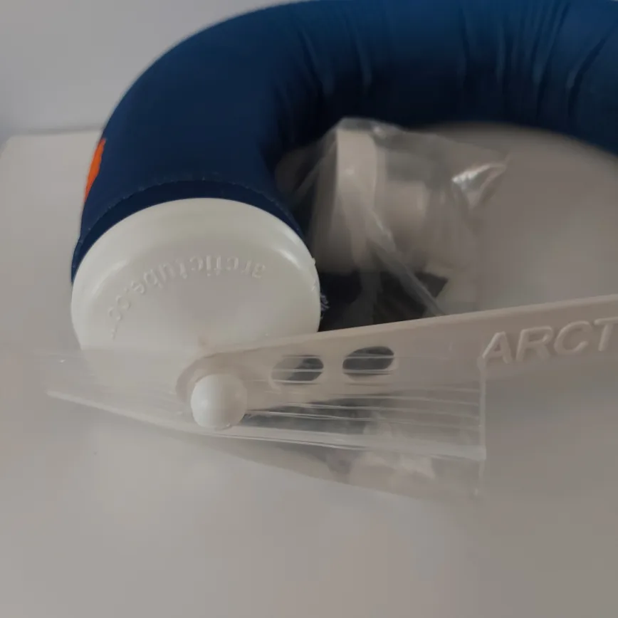 NEW - Unique 1L Arctic Tube Water Bottle image indicator(4)