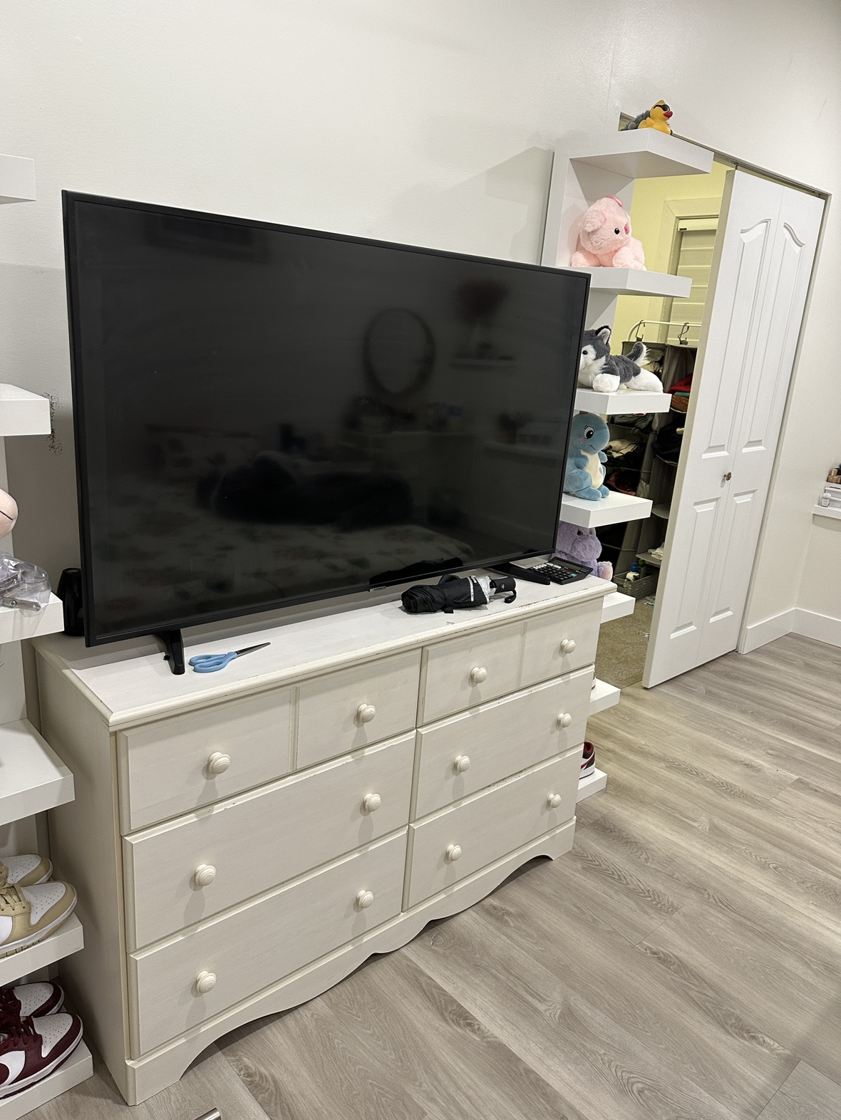 White Dresser