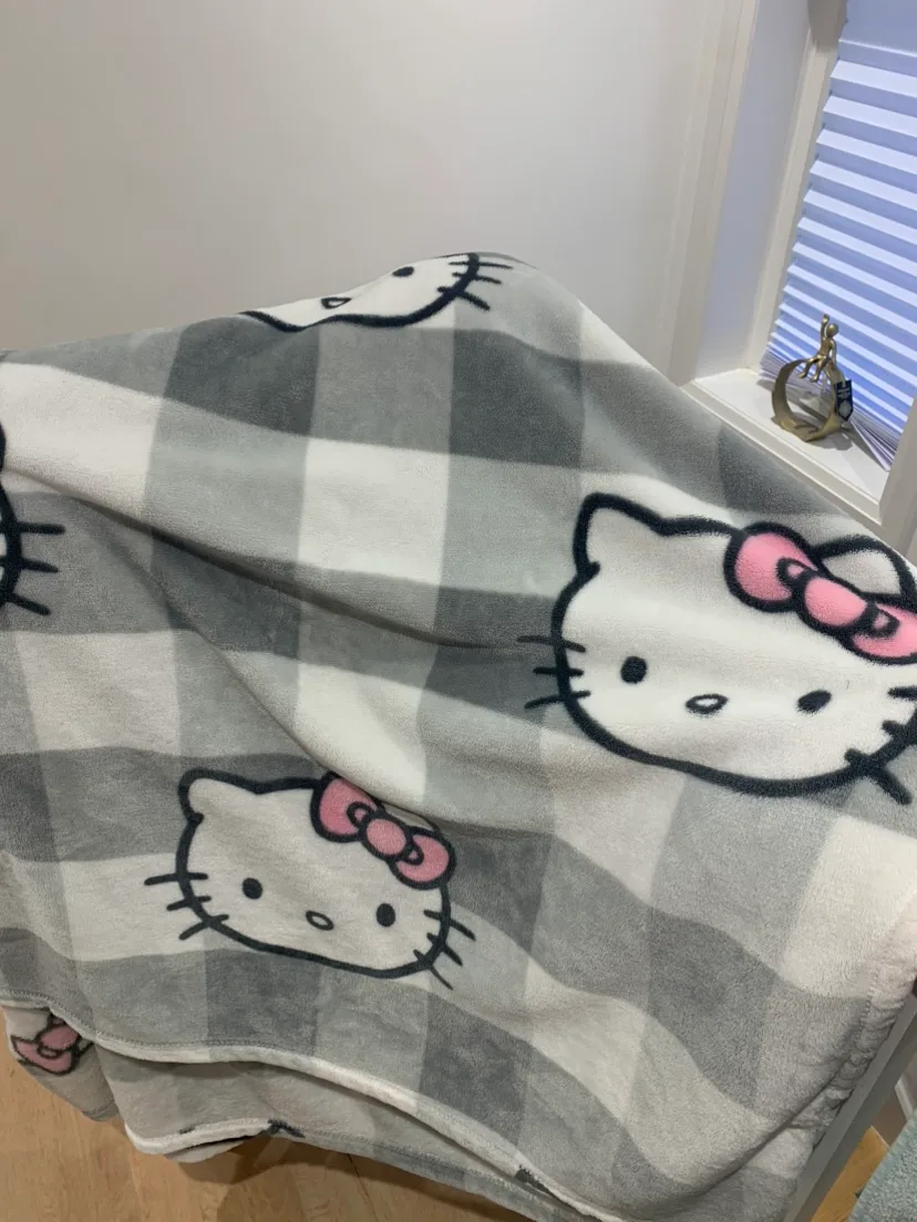 Preloved Hello Kitty Queen Size Blanket thumbnail