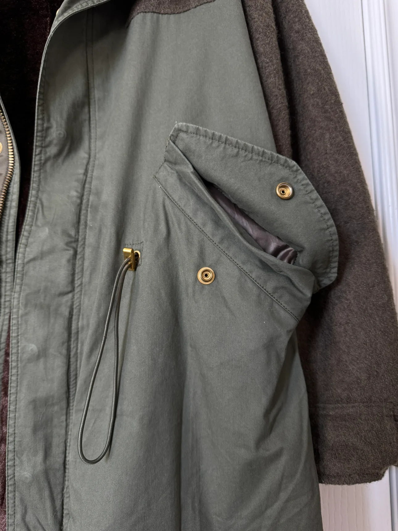 izzue Women’s Green Winter Parka with fleece lining image indicator(4)