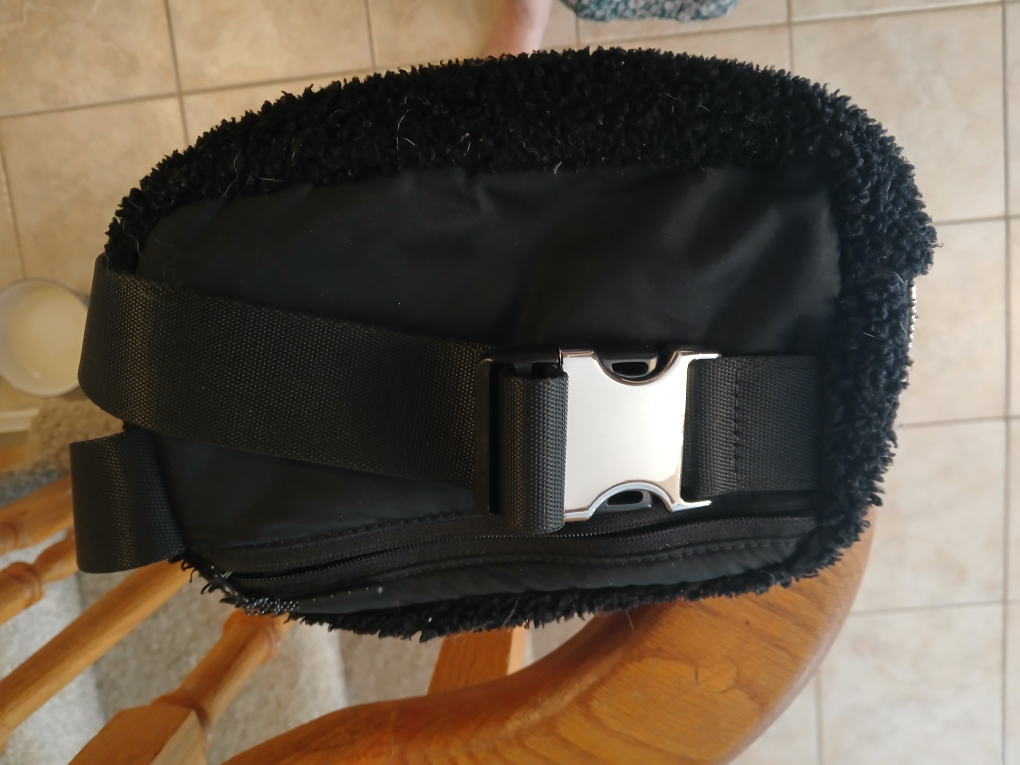 Lululemon Everywhere Belt Bag - photo 4
