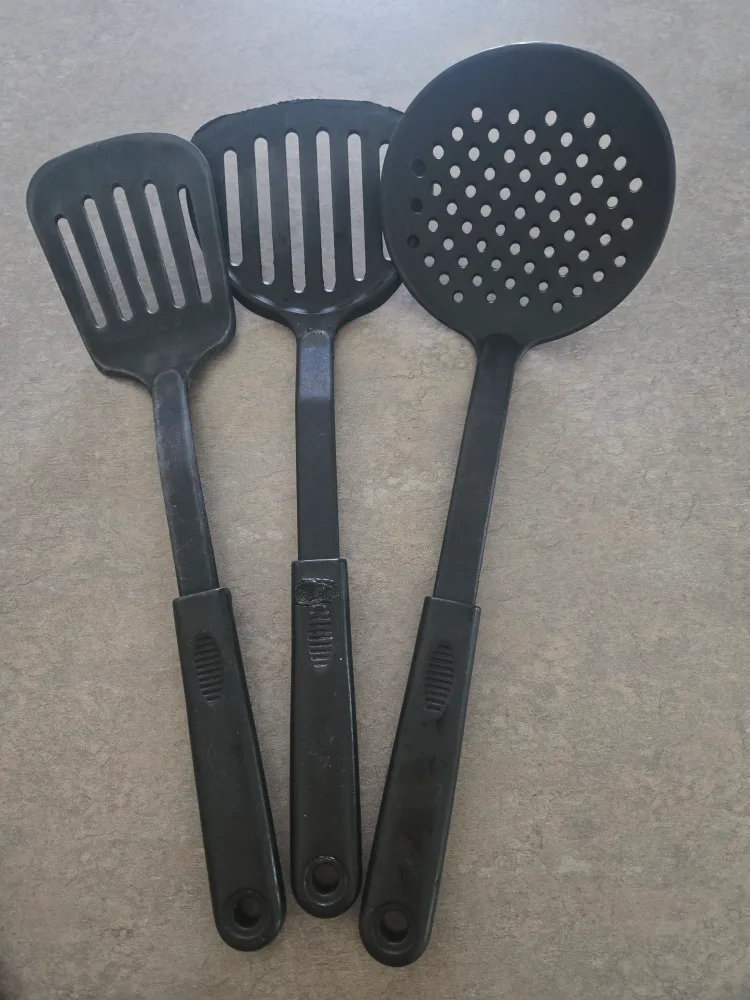 9-Piece Kitchen Utensil Set #freecycle image indicator(3)