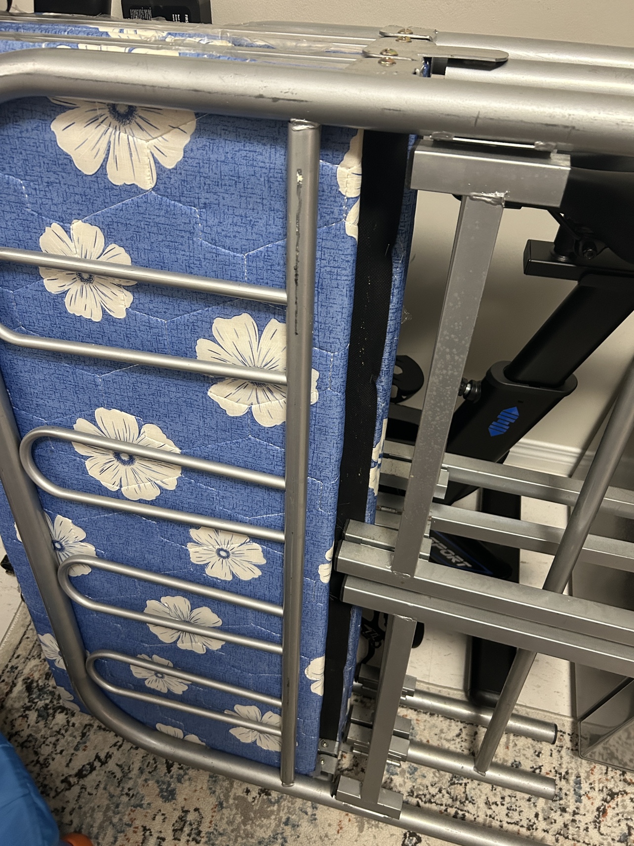 Folding Bed Frame - photo 3