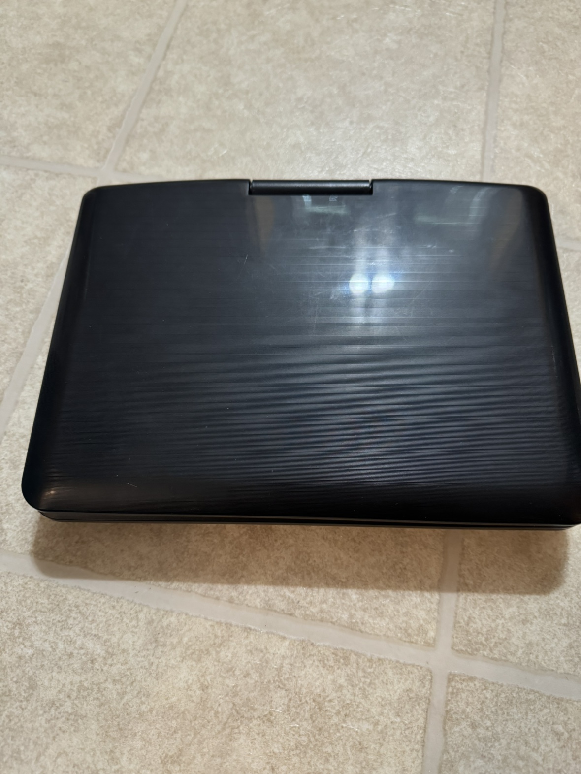 Sylvania 9" Portable DVD Player - photo 3