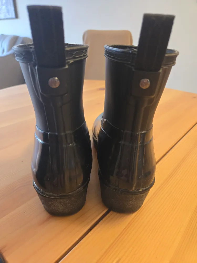 Hunter Women's Black Rain Boots image indicator(2)