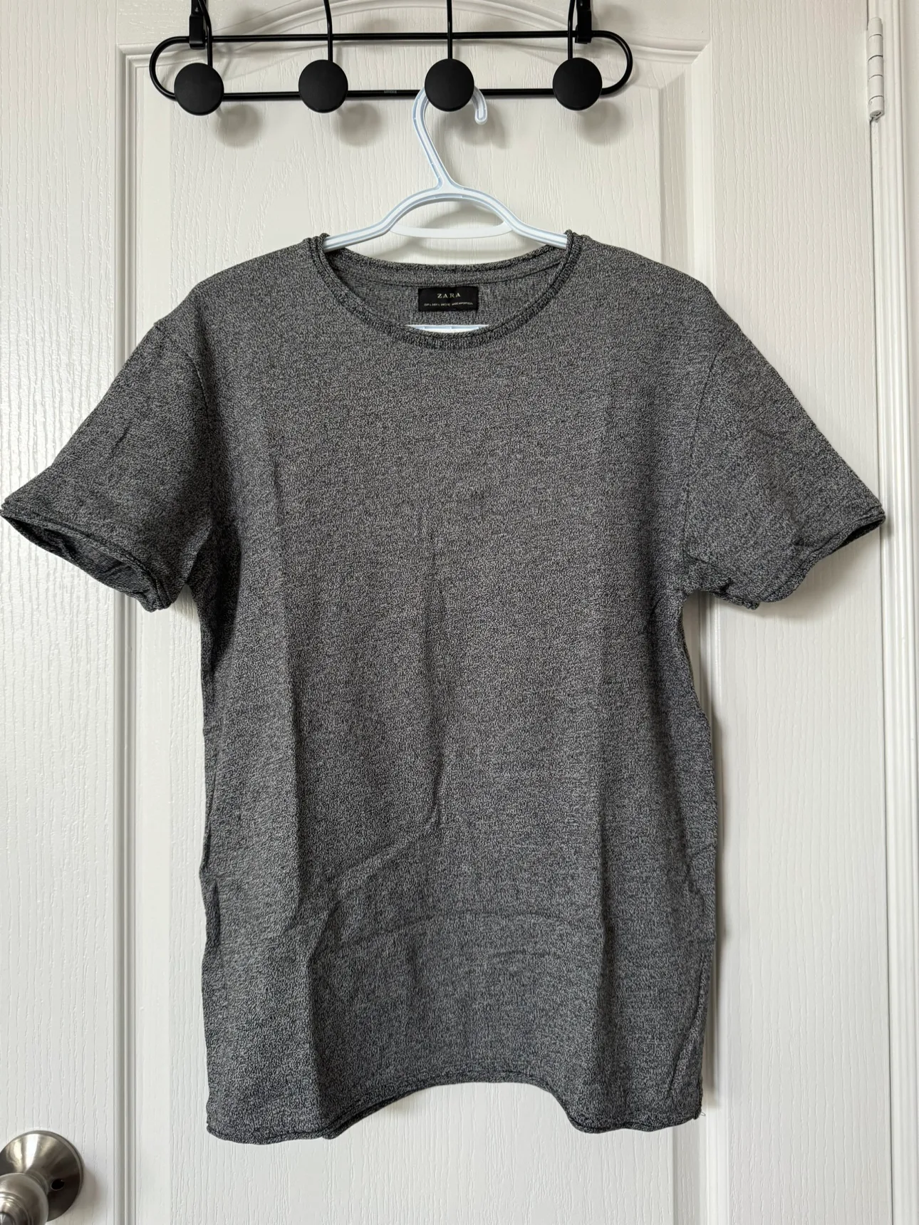 Zara Men’s Heather color T-Shirts image indicator(2)