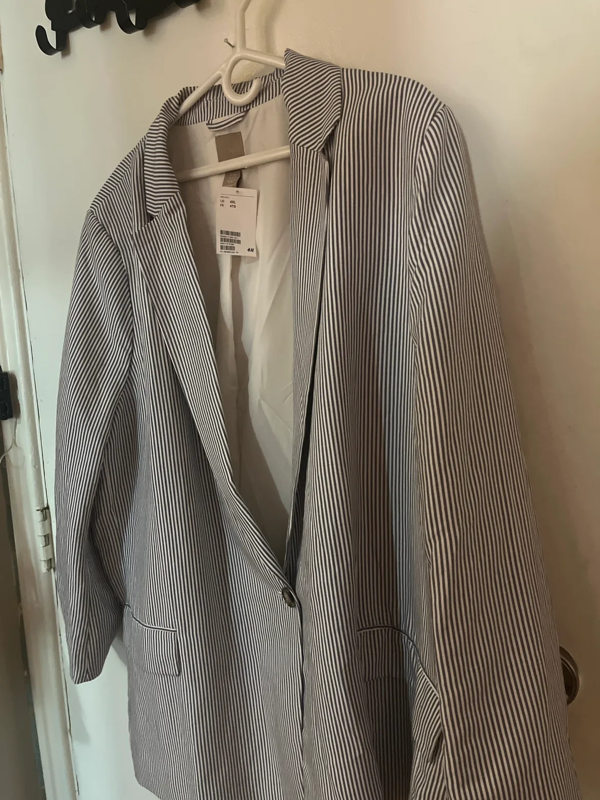 H&M Striped Blazer image indicator(3)