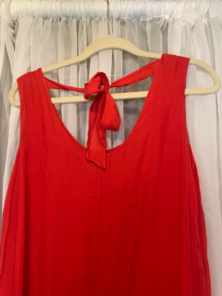 Red Sleeveless silk Dress (M) image indicator(4)
