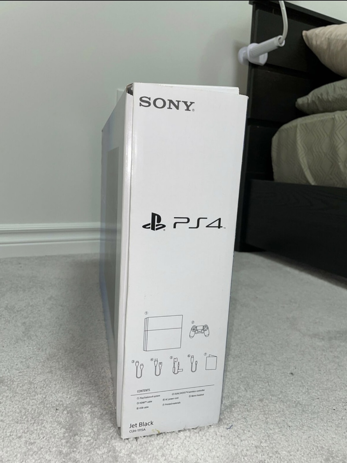 PlayStation 4 (PS4) Console - Jet Black - 500 GB - photo 3