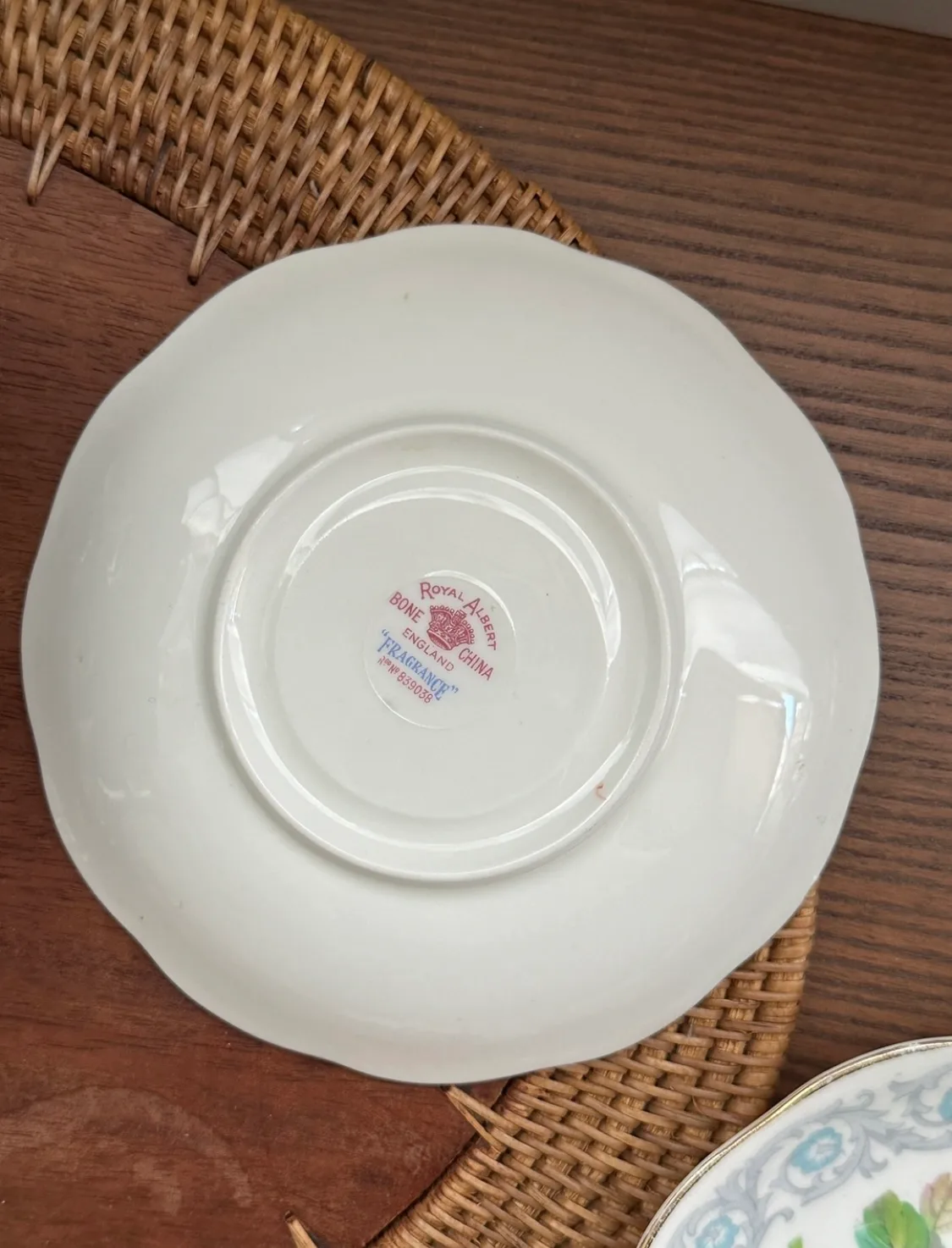 Vintage Royal Albert Bone China England saucers & plates set image indicator(4)