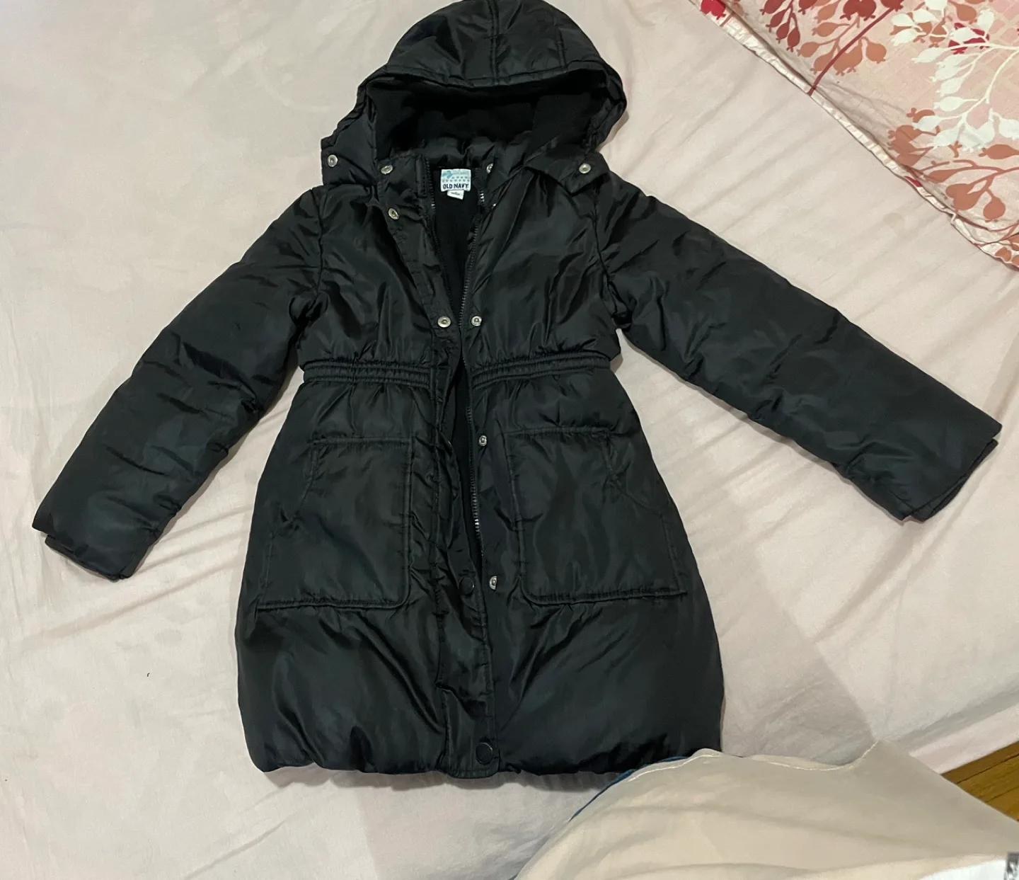 Old Navy Black Puffer Jacket image indicator(4)
