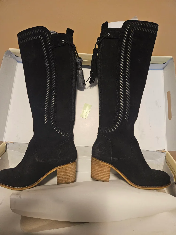 BNIB Black Suede Knee-High Boots image indicator(4)