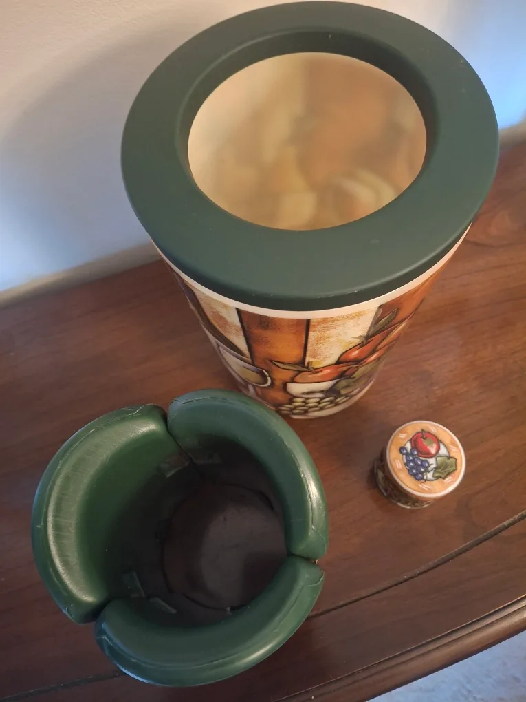 Chilled wine bottle holder with ceramic wine stop image indicator(2)