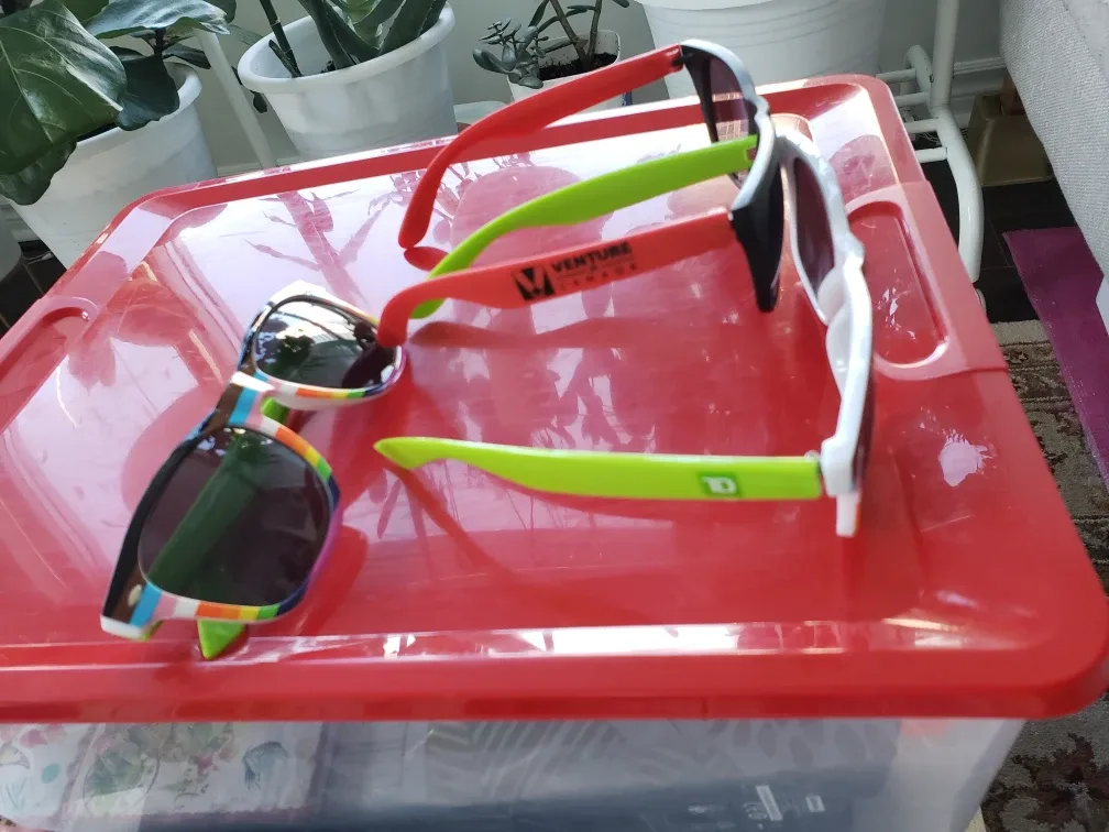 3 Pairs of Sunglasses image indicator(3)