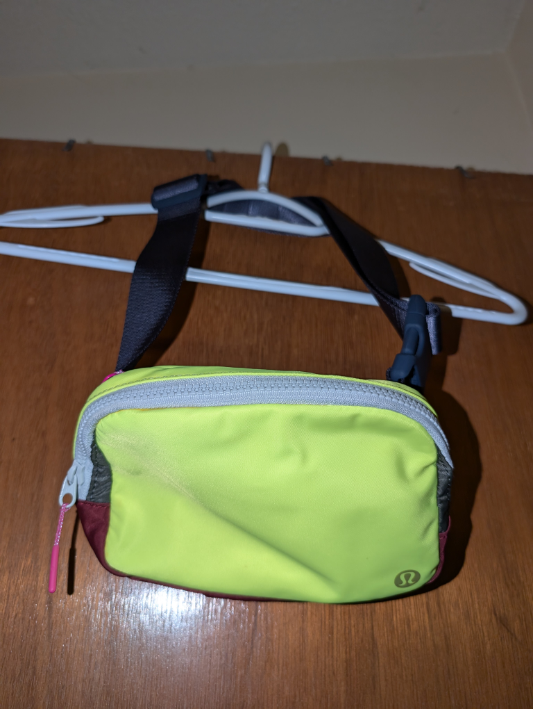 Lululemon Everywhere Belt Bag