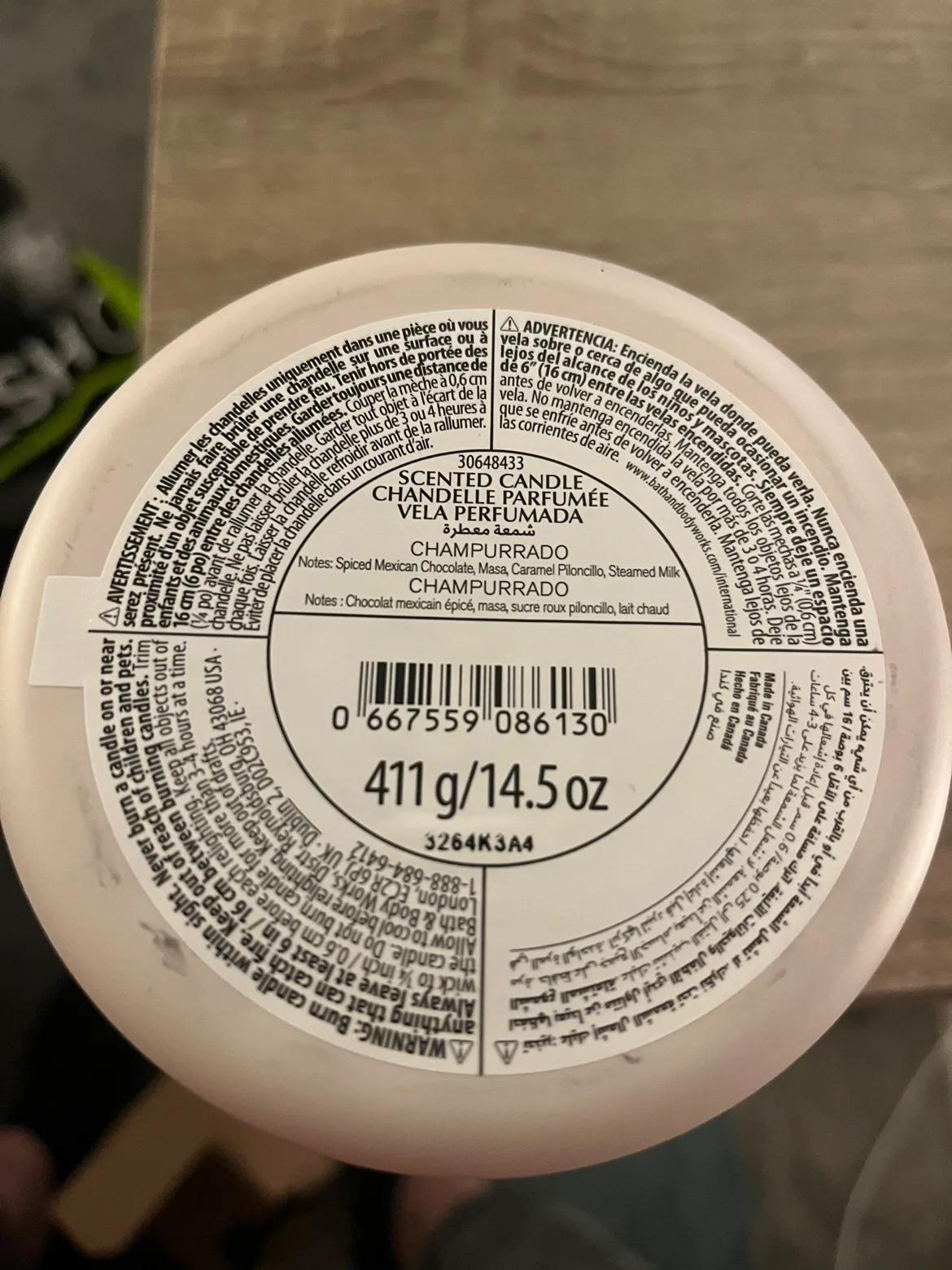 White Barn Feliz Navidad Candle image indicator(2)