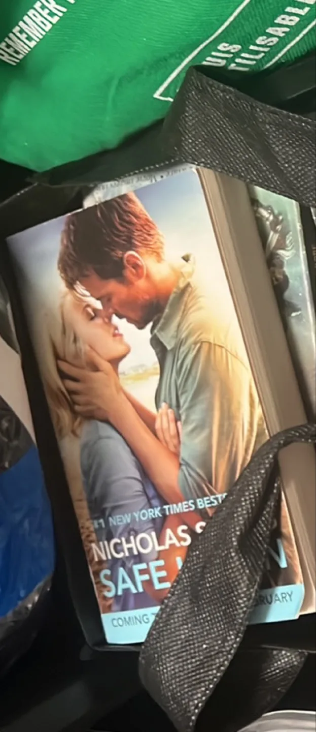 Safe Haven by Nicholas Sparks🧡🧡🧡 thumbnail