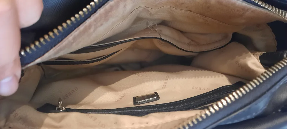 Black Guess Leather Handbag image indicator(4)