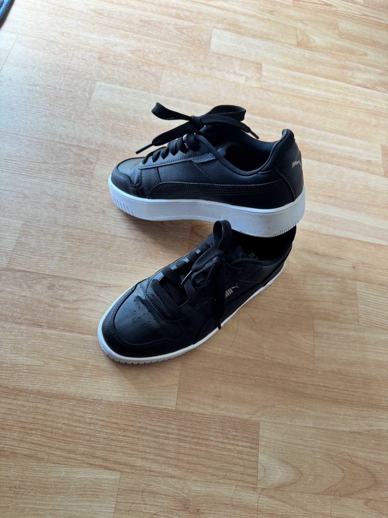 Women’s Puma Black Sneakers - photo 2