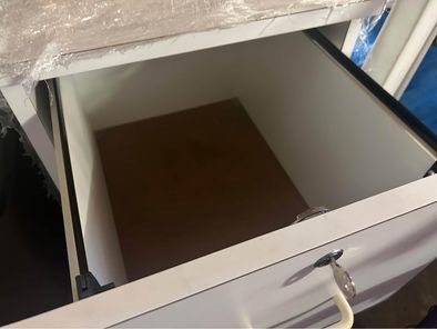 White wooden 2 drawer filing cabinet melamine with lock and key - photo 3
