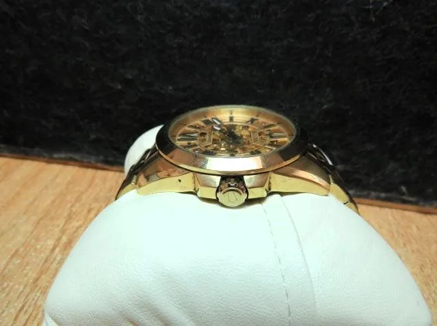 For Sale: Men's Bulova Automatic Watch – Excellent Condition image indicator(2)