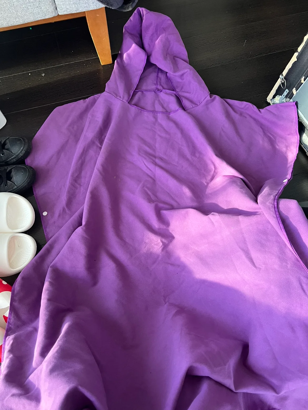 Towel cover with hood thumbnail