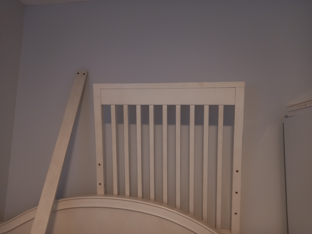 withe baby crib with mattres - photo 2