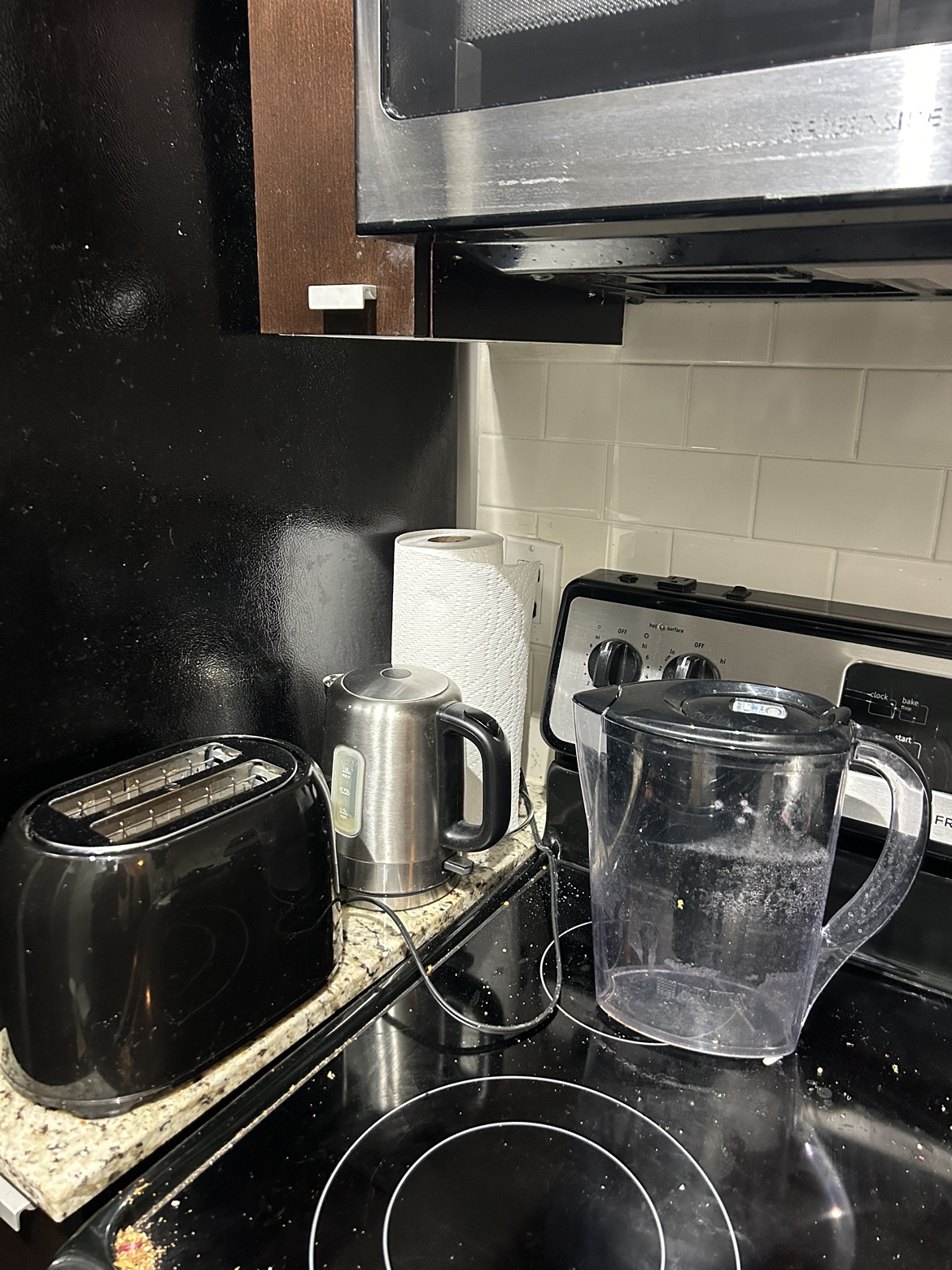 Black Toaster and kettle with household moving out sale - photo 2