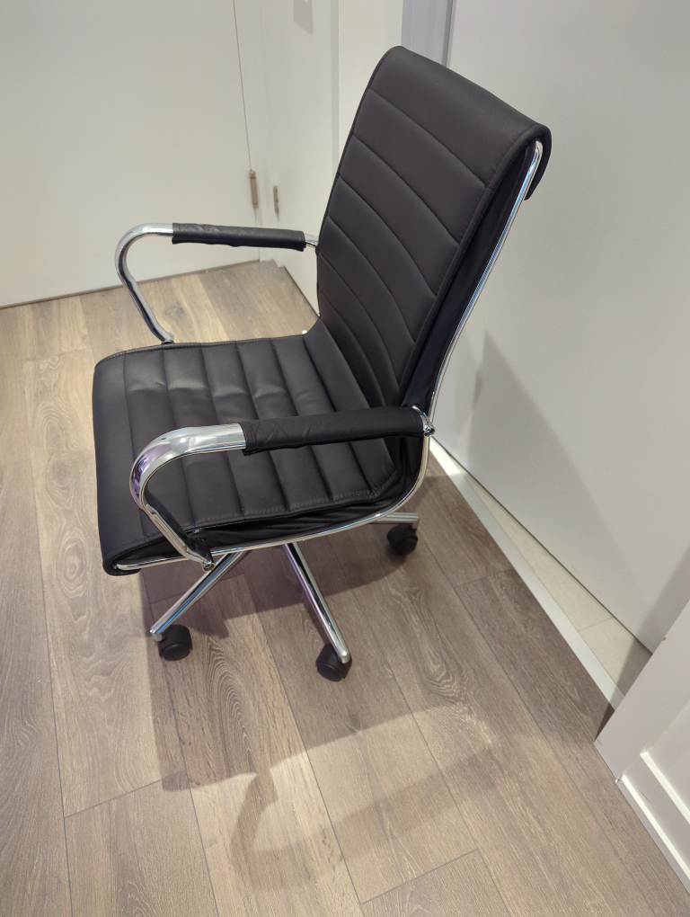 Black Swivel Office Chair - photo 2