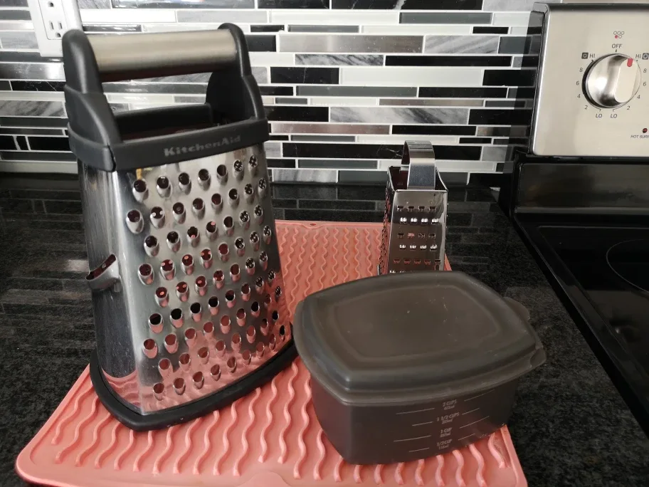 KitchenAid Grater with Container and Small Grater - #freecycle thumbnail