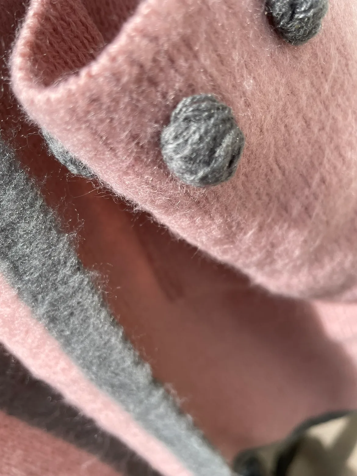 Pink Knit Scarf With Pockets image indicator(4)