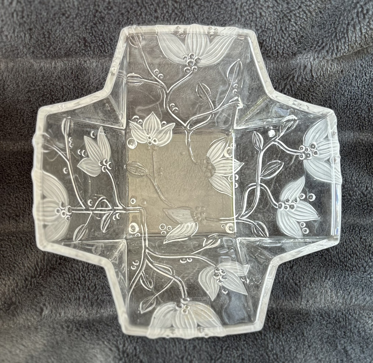 Fifth Avenue Crystal Serving Bowl