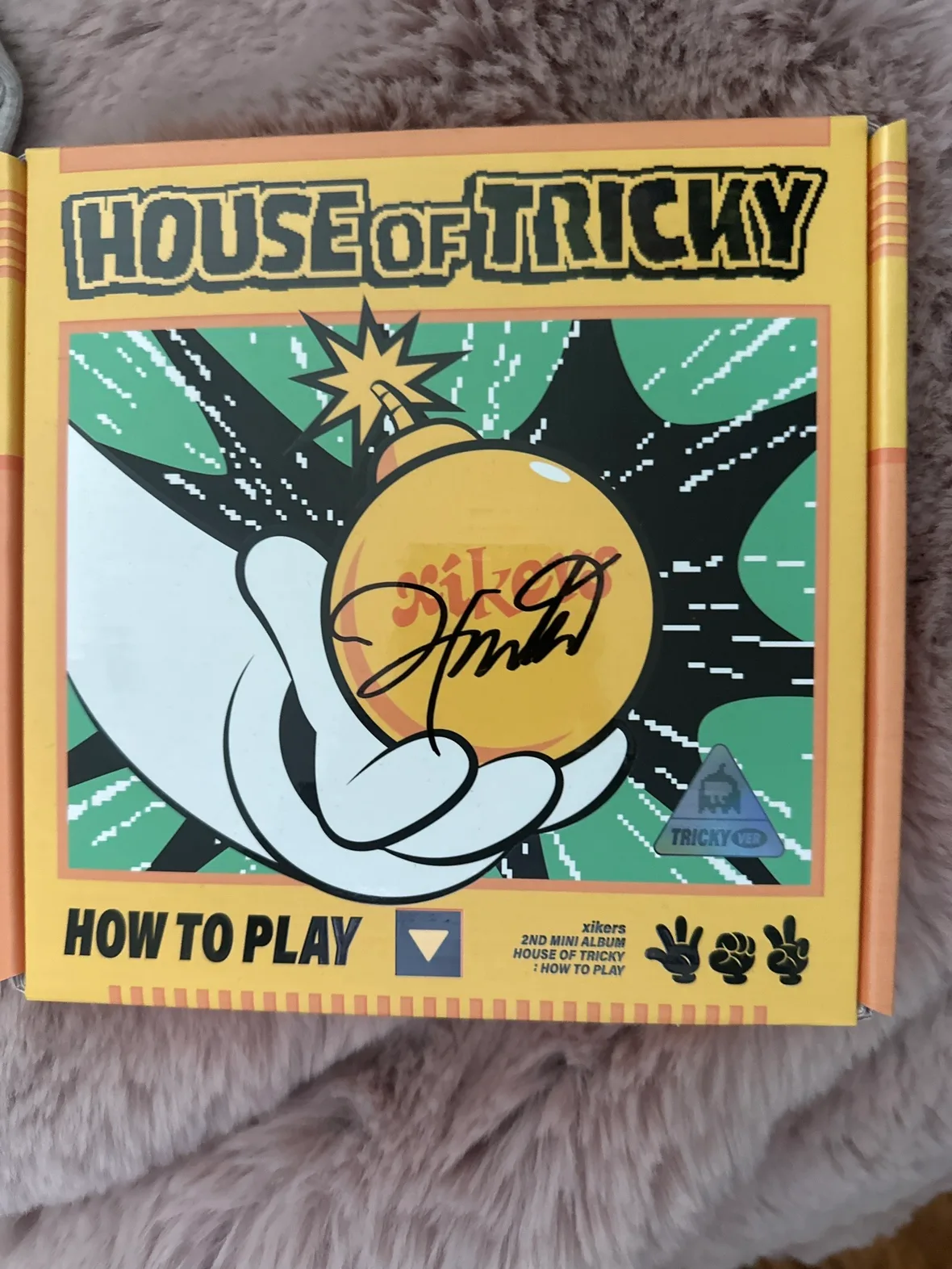Autographed house of tricky hello82 album thumbnail
