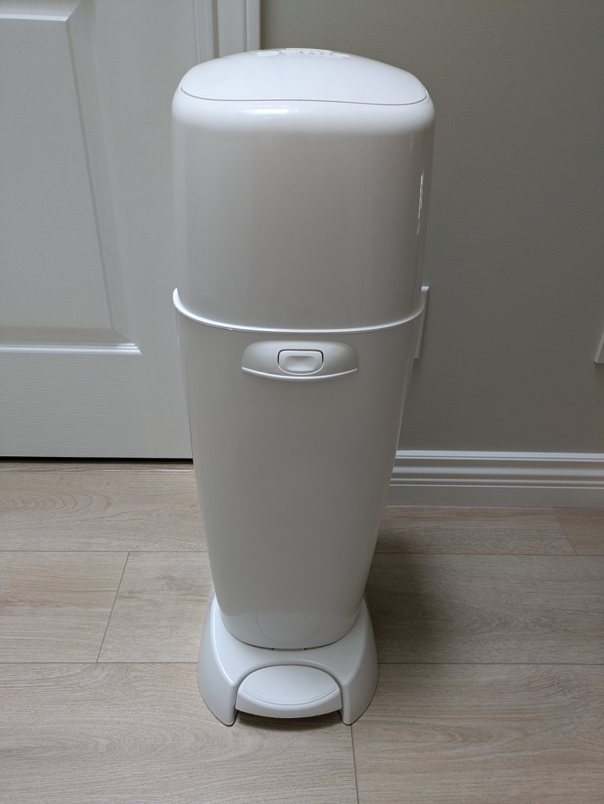 Diaper Genie Elite Diaper Pail + refills