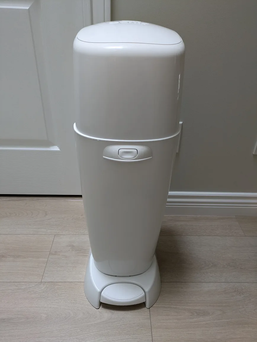 Diaper Genie Elite Diaper Pail + refills thumbnail