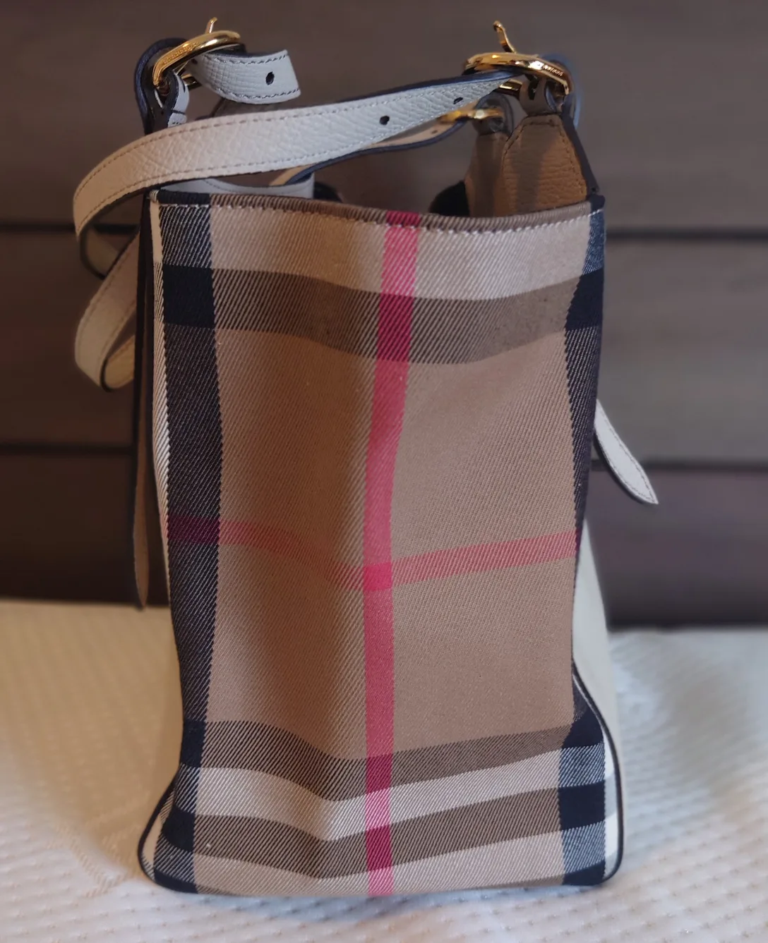 Vintage Burberry Ladies Bag image indicator(5)