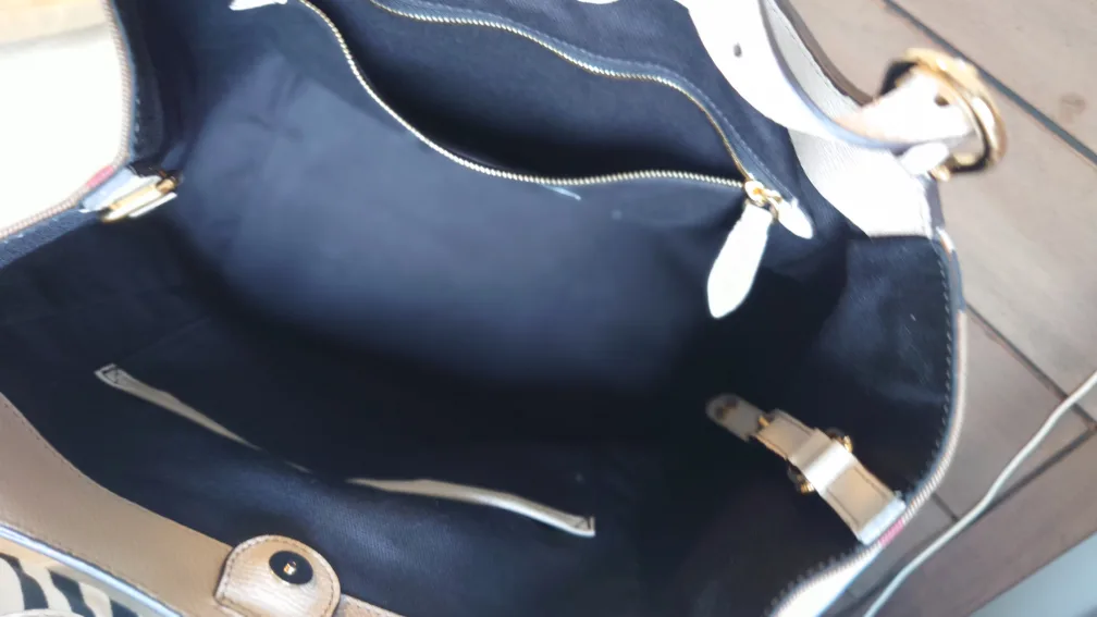 Vintage Burberry Ladies Bag image indicator(7)