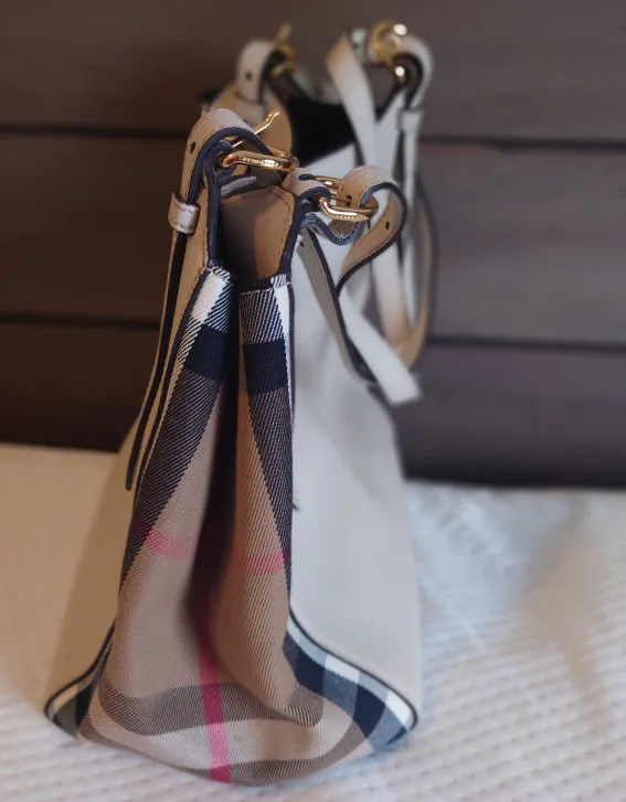 Vintage Burberry Ladies Bag image indicator(4)