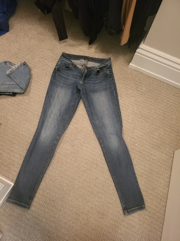 DL1961  Jeans Size 25 image indicator(3)