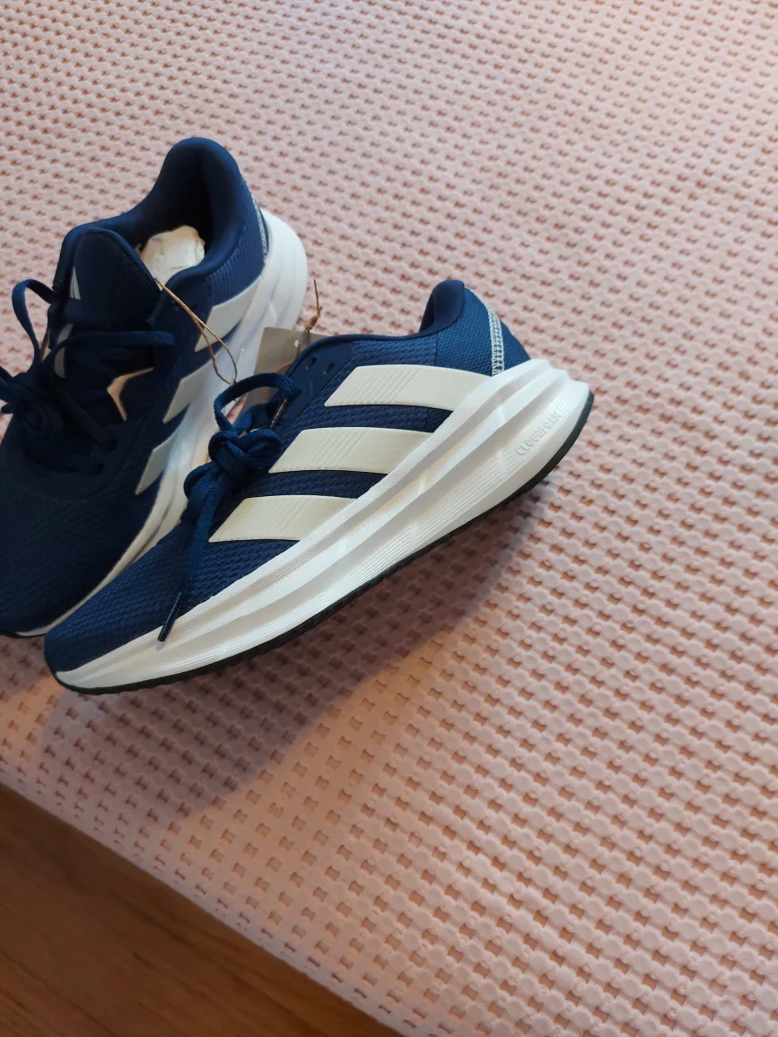 Adidas Running Shoes image indicator(2)