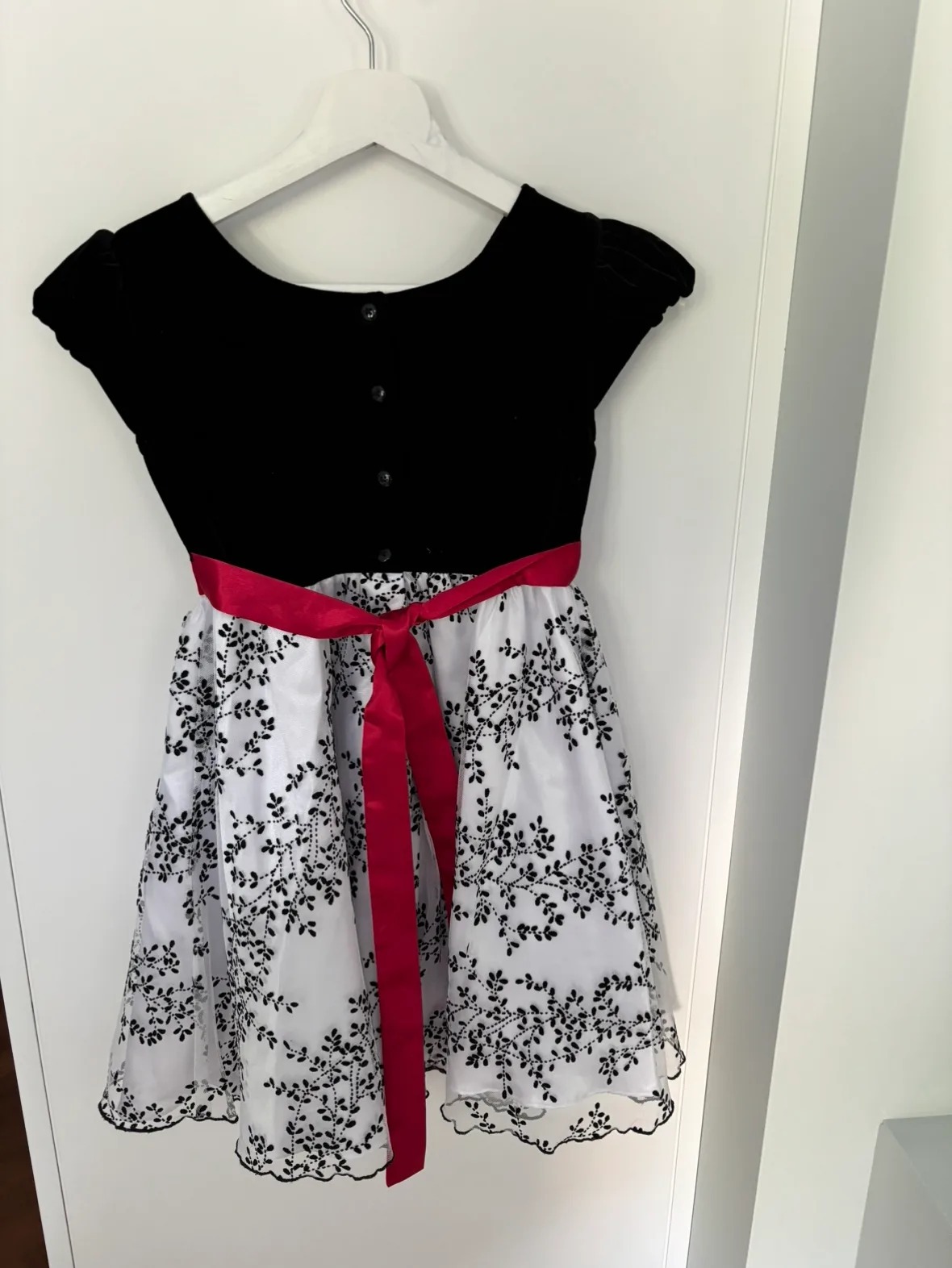 Girls’ Special Occasion Dresses (sizes 6-8), $10 each image indicator(7)