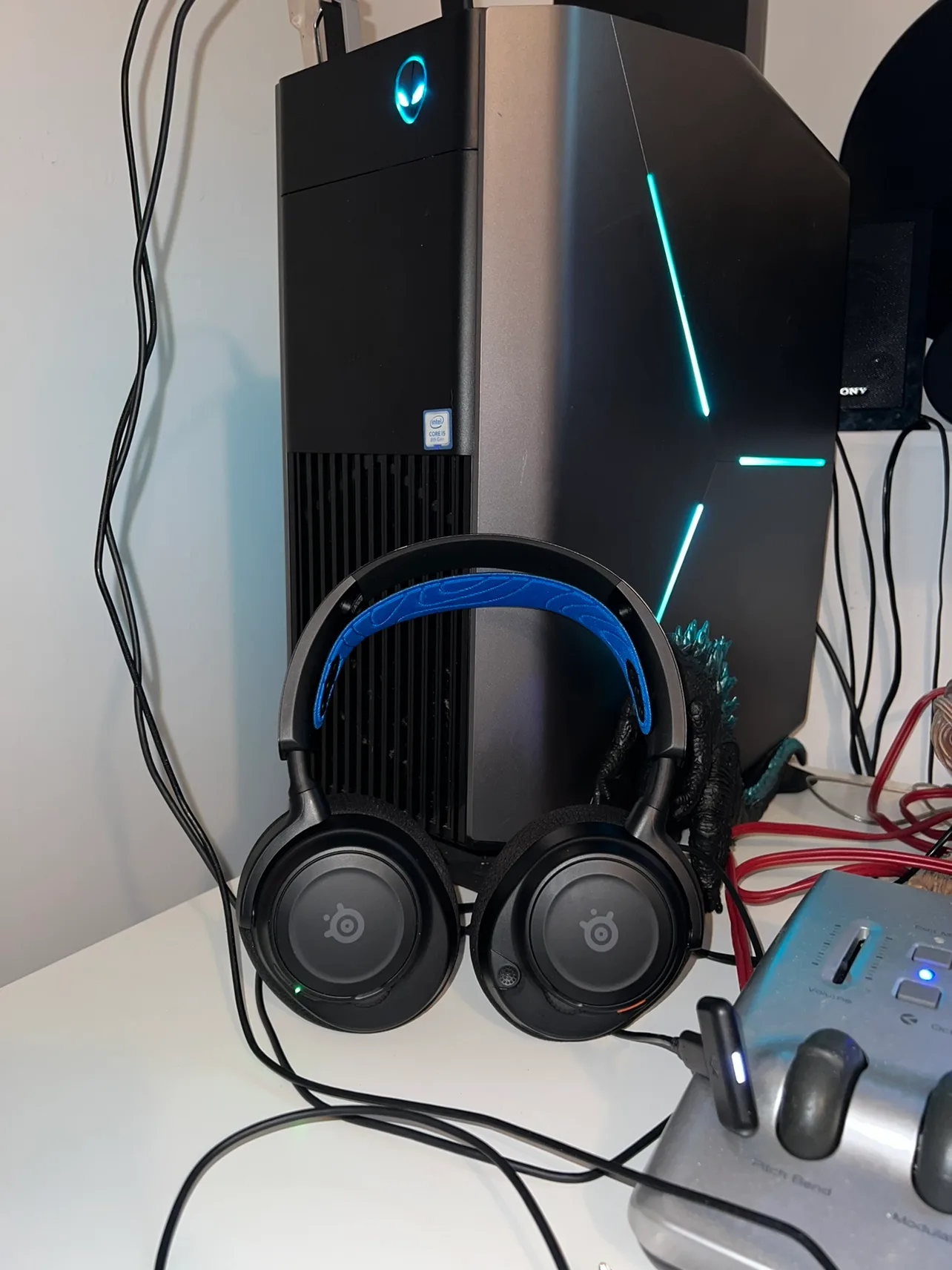 SteelSeries Arctis Nova 7P Wireless Gaming Headset image indicator(2)