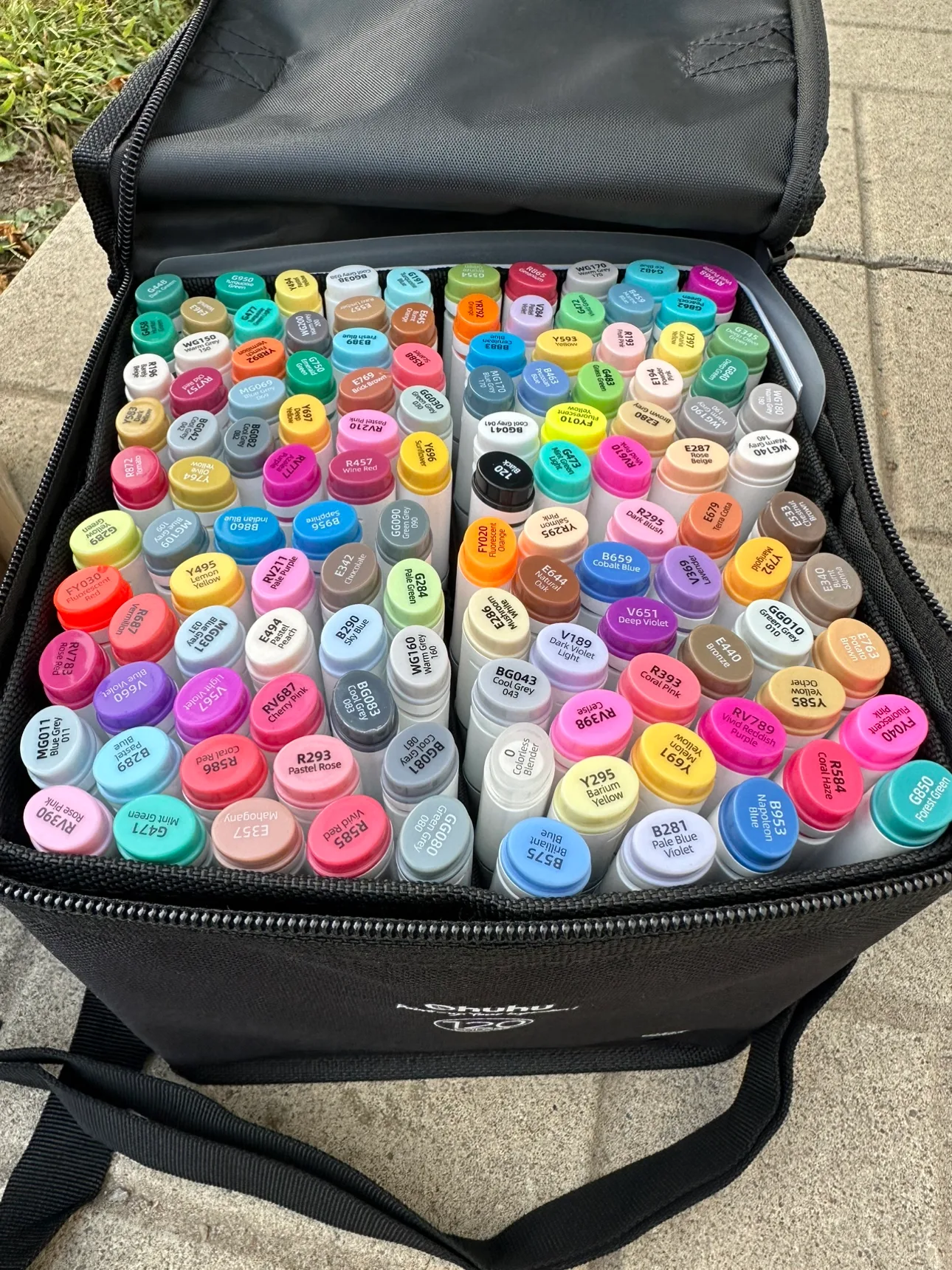 120-Colour Chisel & Fine Art Markers thumbnail