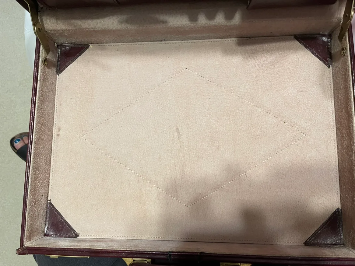 Made in Italy, Leather Briefcase image indicator(6)