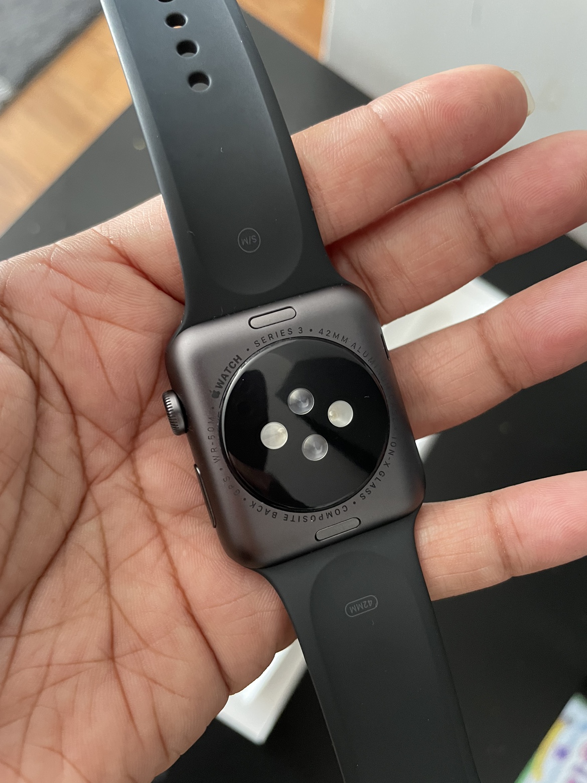 Apple Watch Series 3 - 42mm Space Grey Aluminium - photo 3
