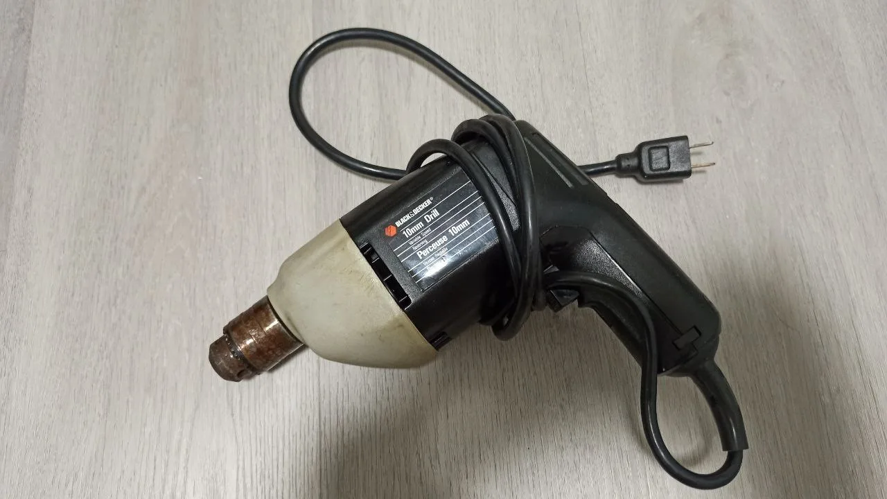 Black & Decker 10mm Drill thumbnail